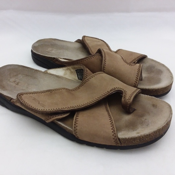 teva toe loop sandals